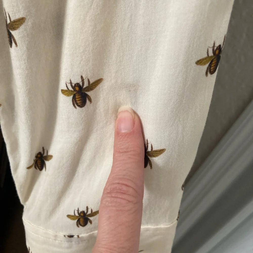 L’AGENCE Camille 3/4 sleeve Bee Button down Blouse - Picture 4 of 10